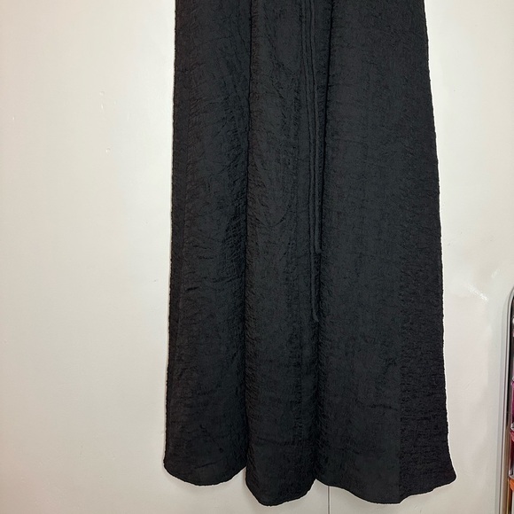 NWT ASTR the Label Crinkle Shoulder Midi Dress Black Women’s M - Picture 9 of 13